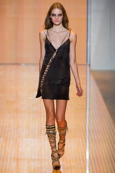 Look 28